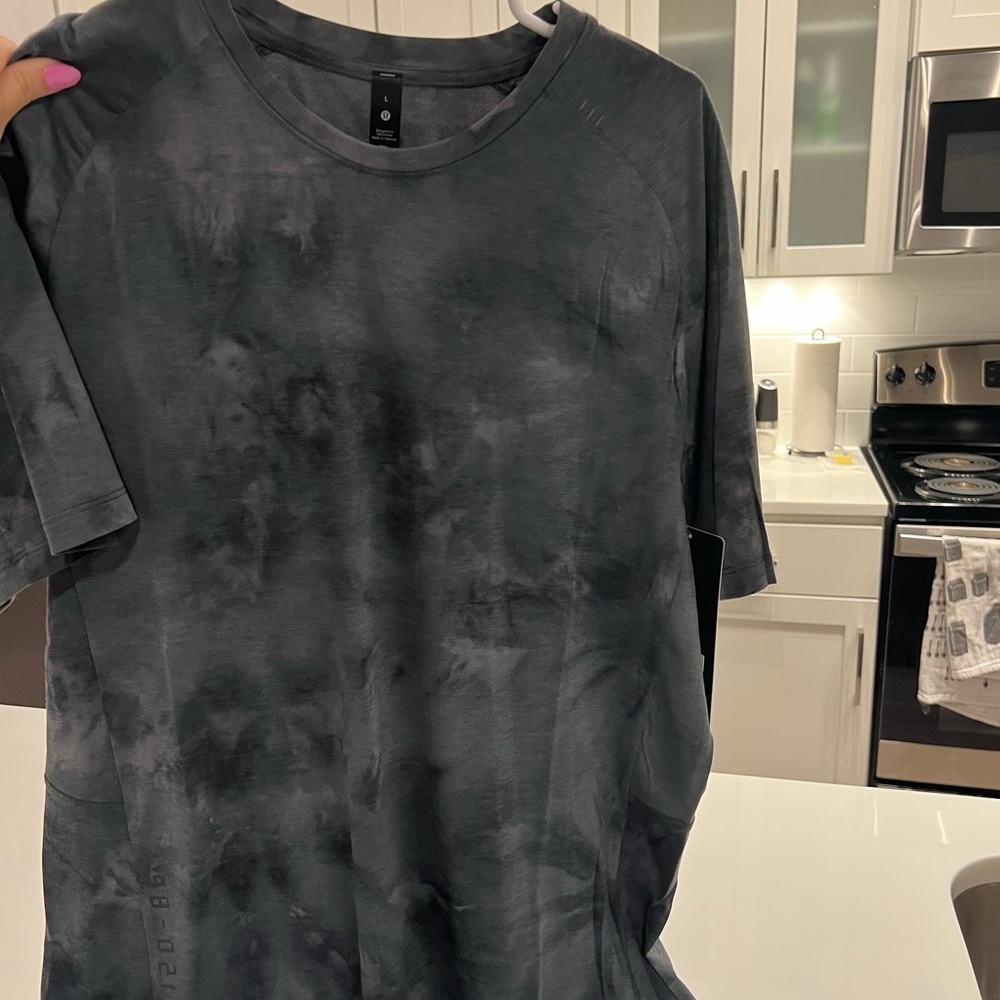 Mens LULU workout tee